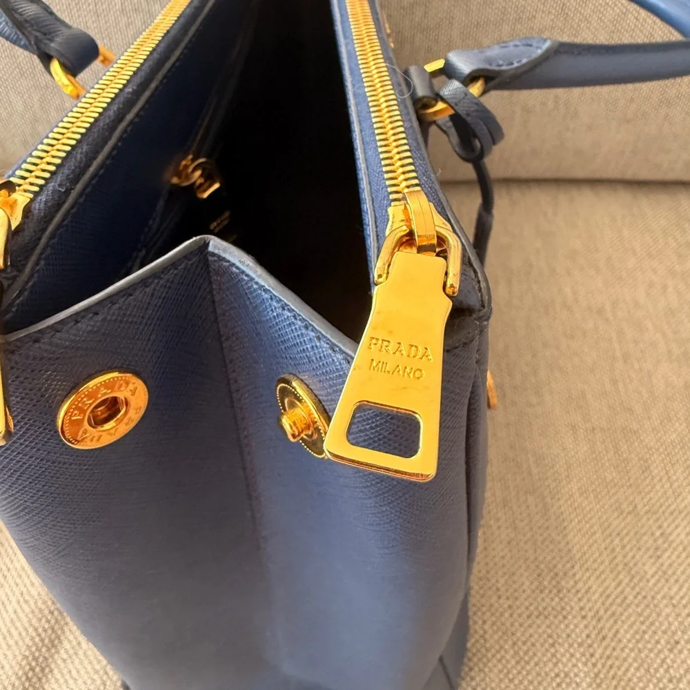 Prada Galleria Blue Saffiano Lux Tote - Excellent Condition - Picture 6 of 10